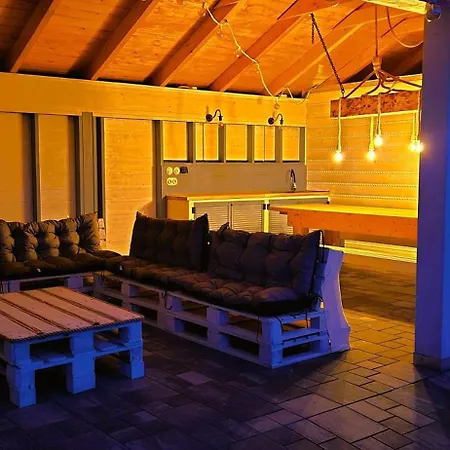 - Mit Gemeinschaftlichem Pool *